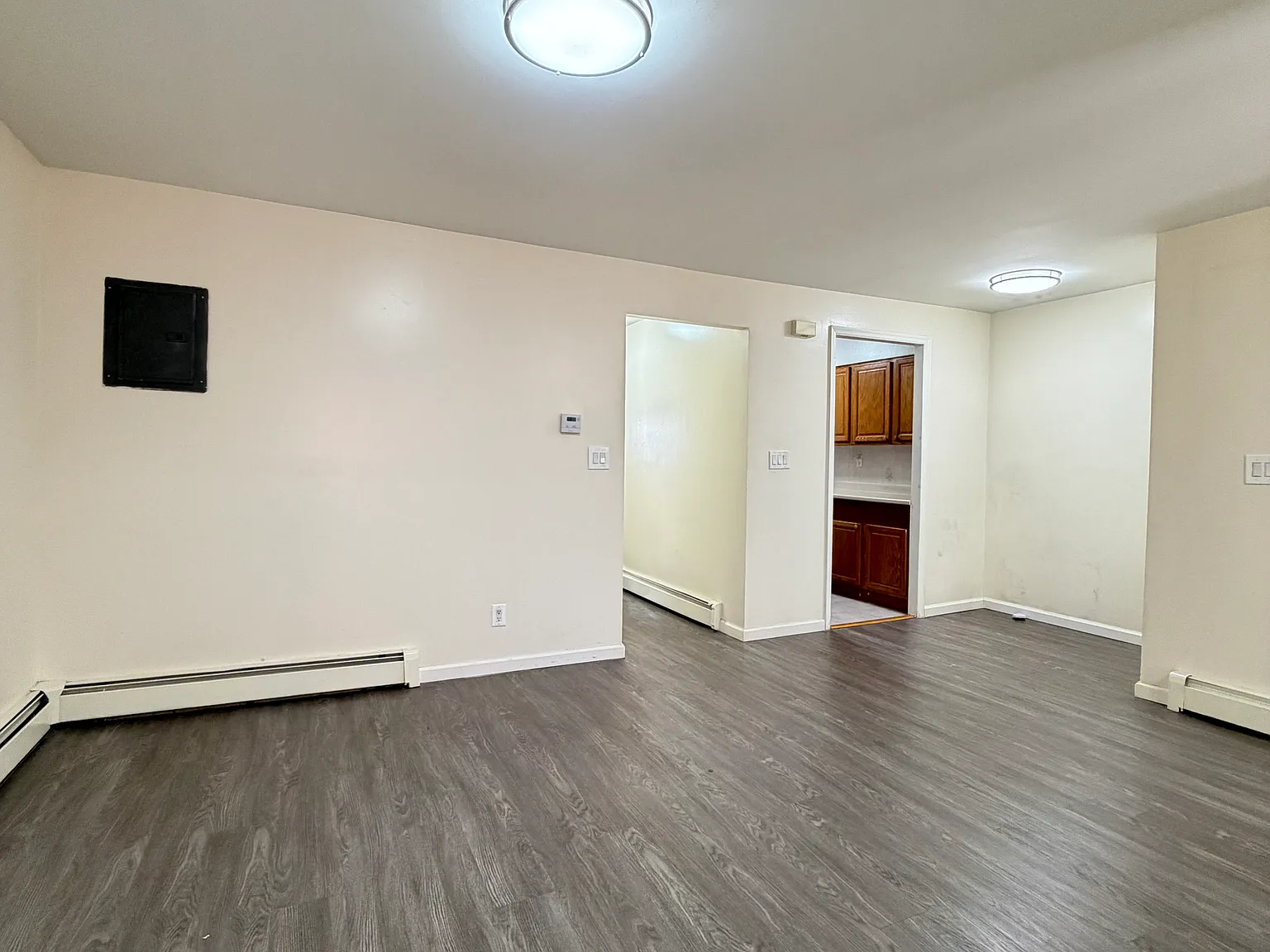 3 bed, 1100 sqft, $2,800 — Photo 2