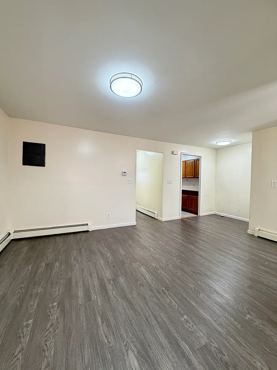 Building Photo - 79-29 153rd St #1