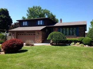 19W610 Woodland Ave, Addison, IL 60101