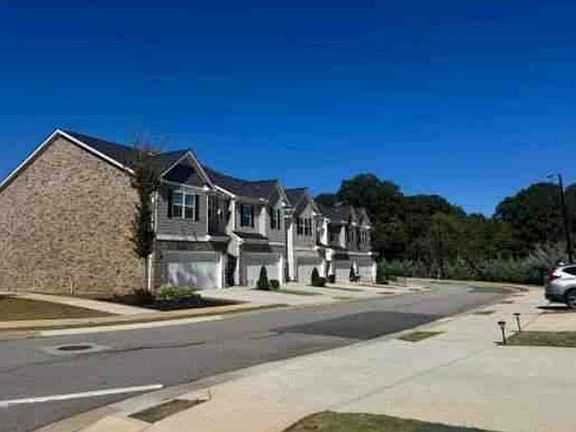 Exterior Neighborhood (street photo)