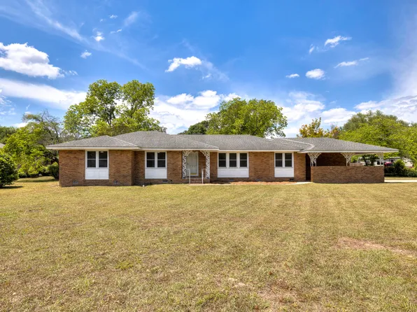 121 Lesesne Dr, Sumter, SC 29150