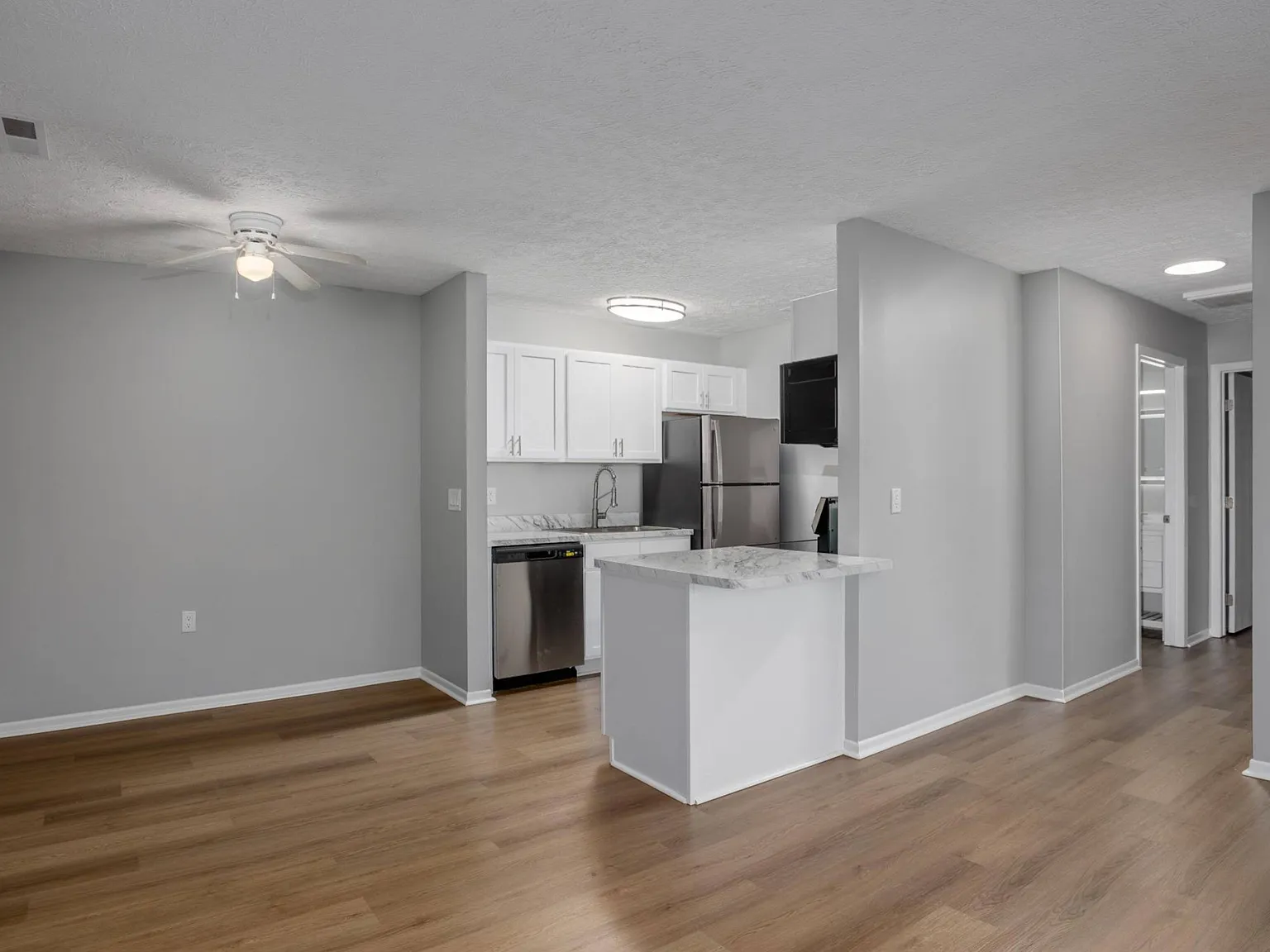 Chartwell Apartments — Photo 4