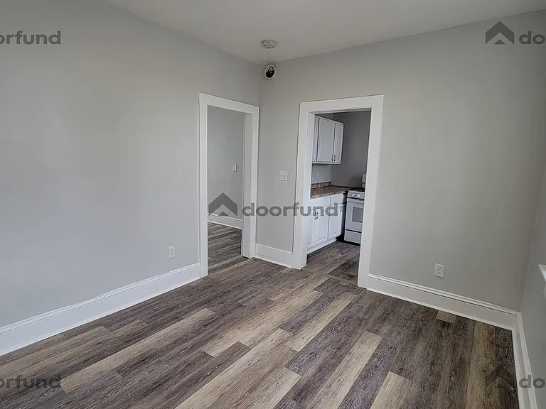 1004 Main St #3 — Photo 8