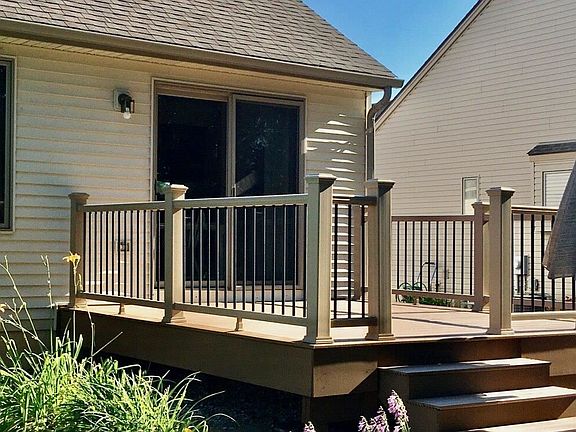 4th image of 2361 Chestnut Cres