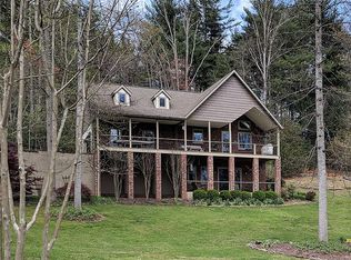 245 Waterford Dr, Mills River, NC 28759