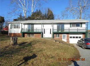 12 Mark Dr, Elkview, WV 25071