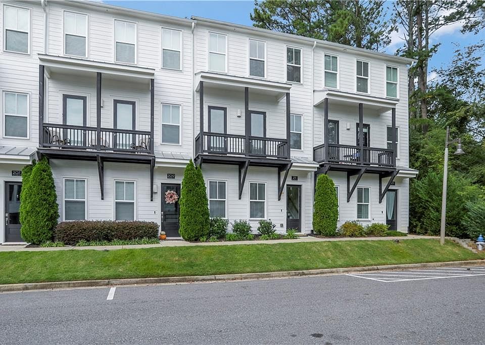 1st image of 211 Sessions St