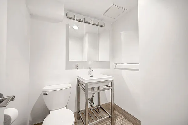 Rented by Urbane Brokerage | media 14