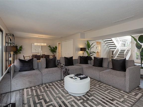 3rd image of 730 Windward Dr #20