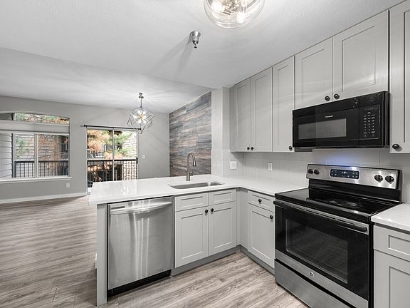 5th image of 2575 S Syracuse Way APT H201