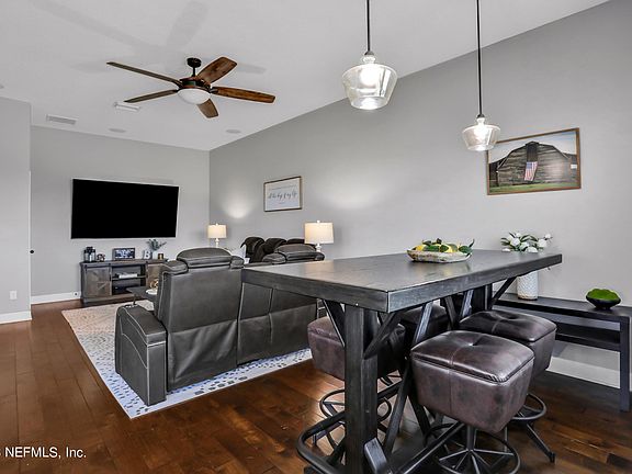 4th image of 156 ASBURY HILL Court