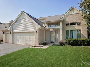 730 Greenview Ln, Wheeling, IL 60090