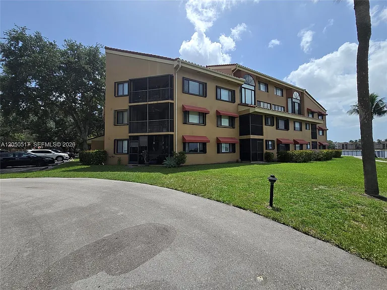 15545 Miami Lakeway N #211 — Photo 22