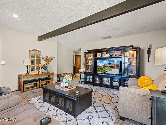 5th image of 5107 N Sky Vista Ave