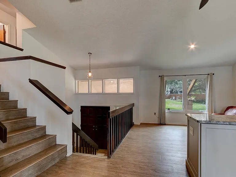 7827 NE 310th Ave — Photo 11