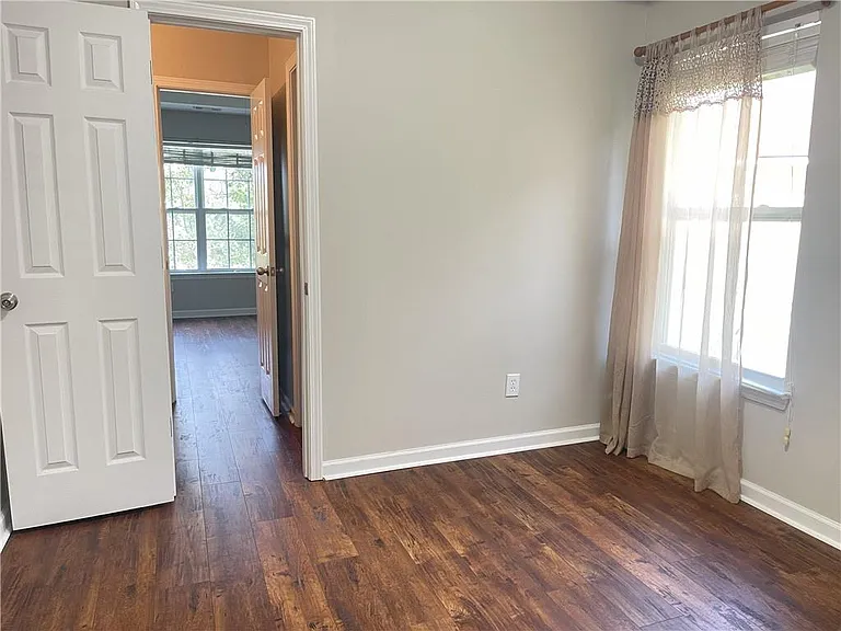 385 Blackwood Ln — Photo 11