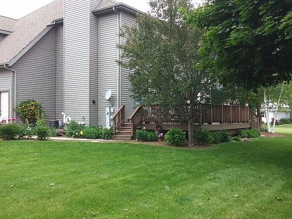 2nd image of 1439 Country Club Ln