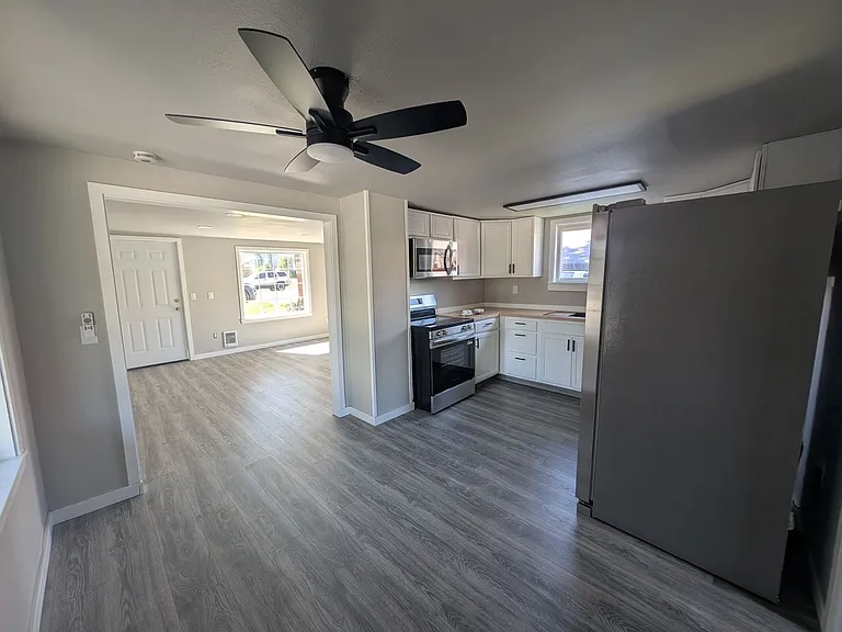 518 S Scott Ave — Photo 12