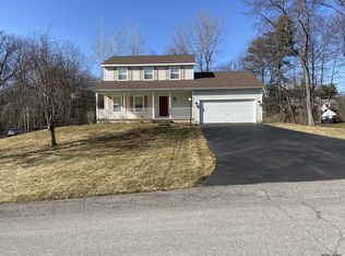 1907 Little Hill Rd, Niskayuna, NY 12309