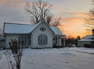 1328 Mortimer St, Barry, IL 62312