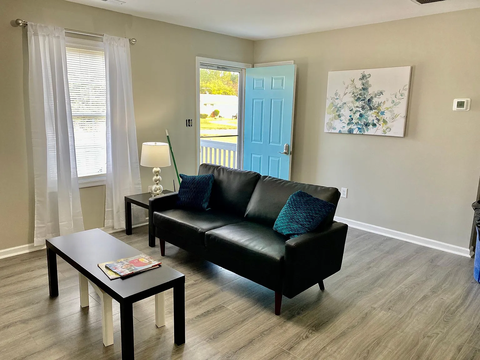 2 bed, 768 sqft, $2,700 — Photo 2