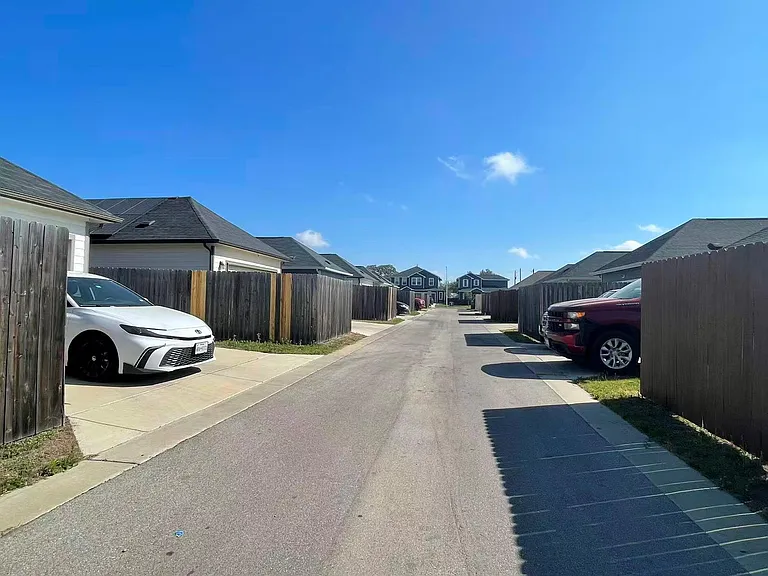 141 Mammoth Dr — Photo 23