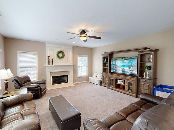 4th image of 9620 Stillwater Dr