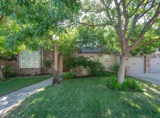 288 S Redwood Dr, Reedley, CA 93654