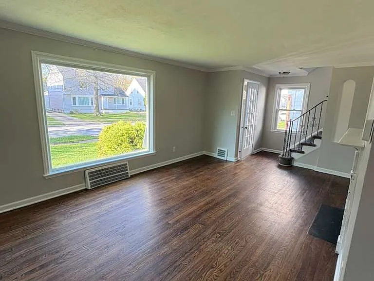 4461 Groveland Rd — Photo 3