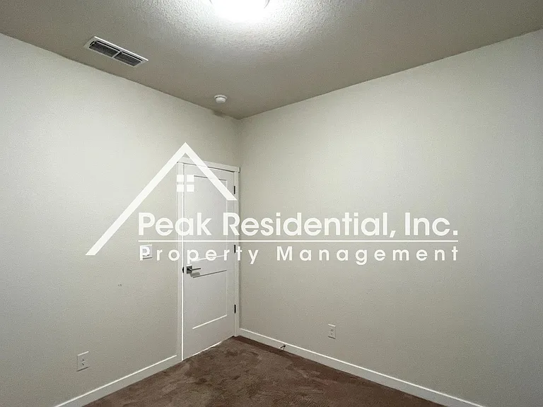 3283 Warbler Ct — Photo 20