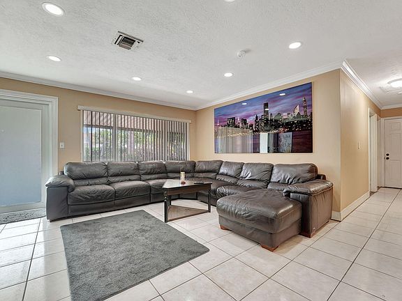 4th image of 3860 SW 16th Street