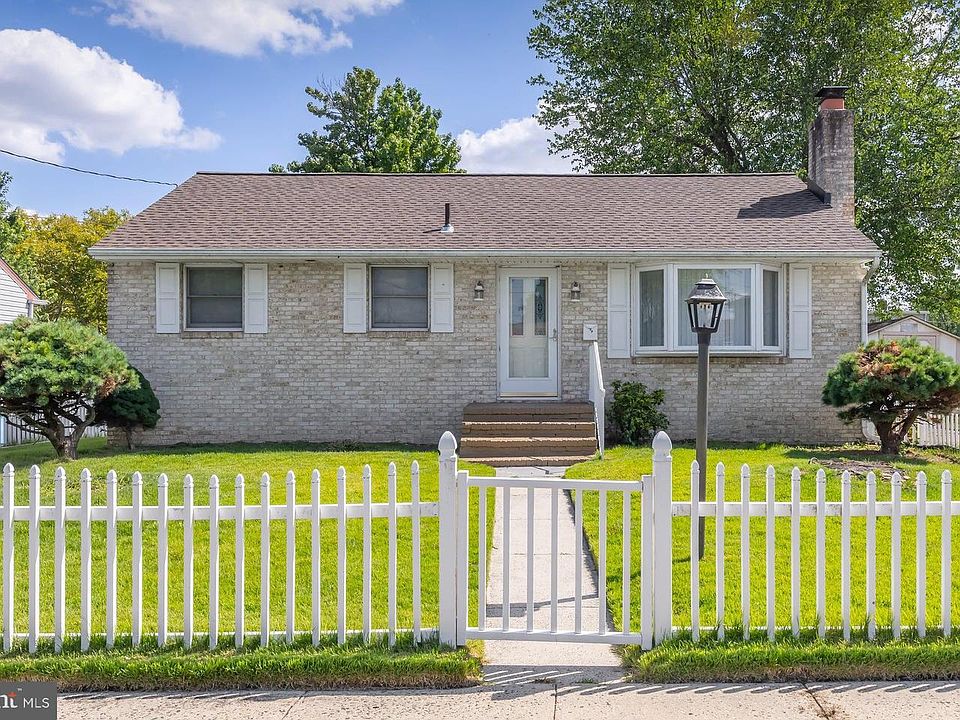1st image of 106 Phillips Ave