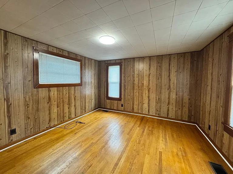 240 Lynbrook Rd — Photo 13
