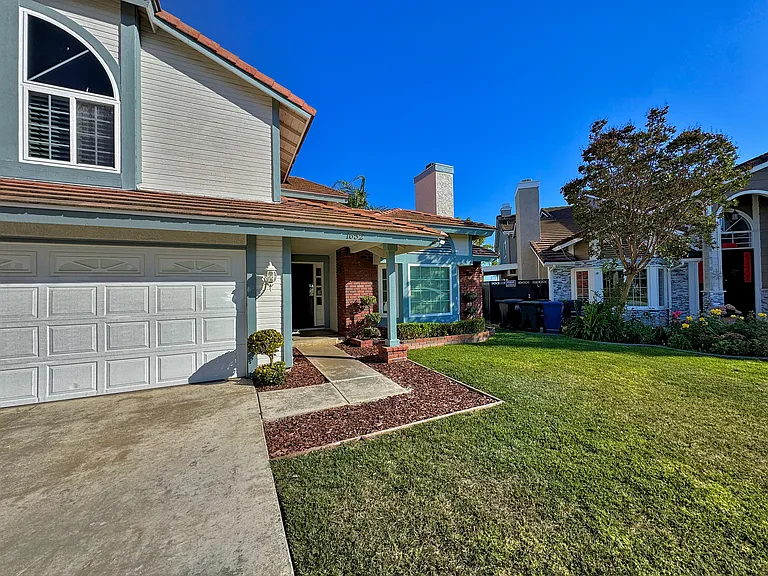 1652 Longview Dr — Photo 31
