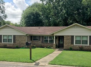 1202 E G St, Russellville, AR 72801