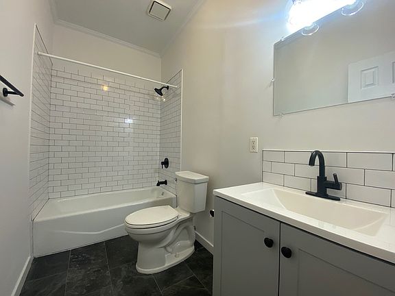 3rd image of 2036 Mount Vernon St #1F