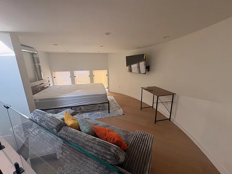 10343 Ilona Ave — Photo 10