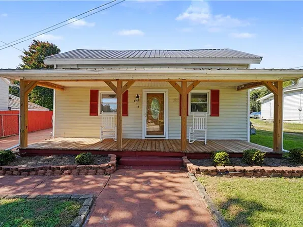 714 Montgomery St, Reidsville, NC 27320