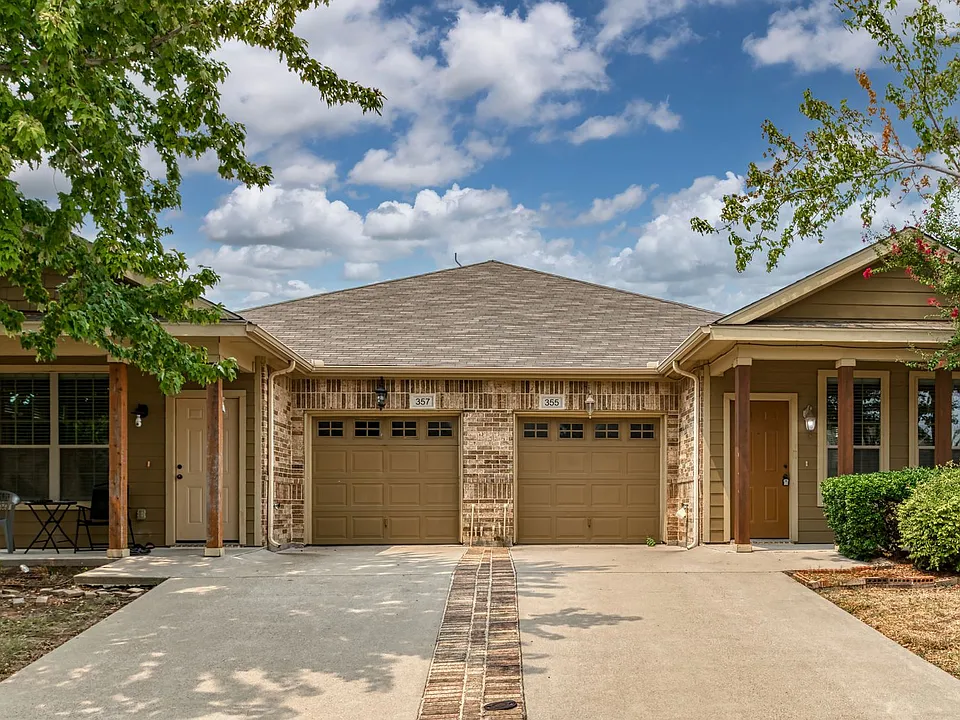 355 Armstrong Ln