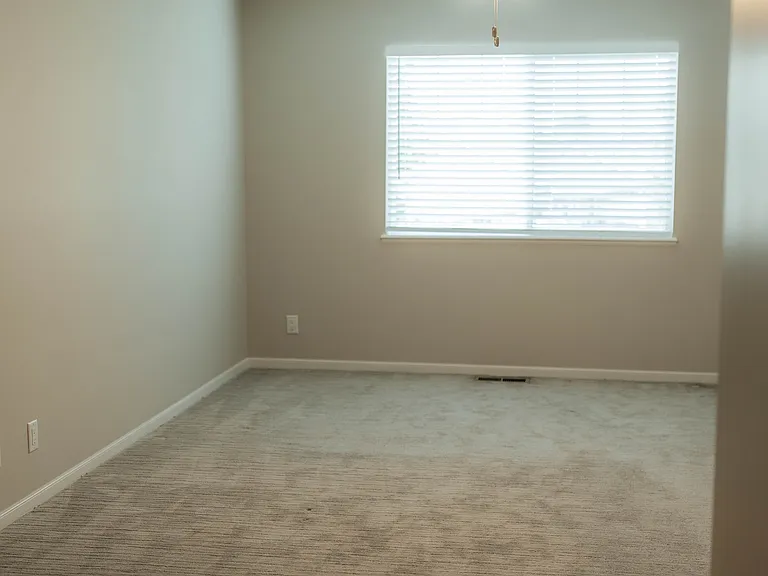 915 Carlton Cir — Photo 19