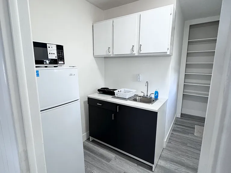 1030 Superior St #2 — Photo 9