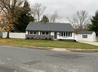 600 Devonshire Dr, Sewell, NJ 08080