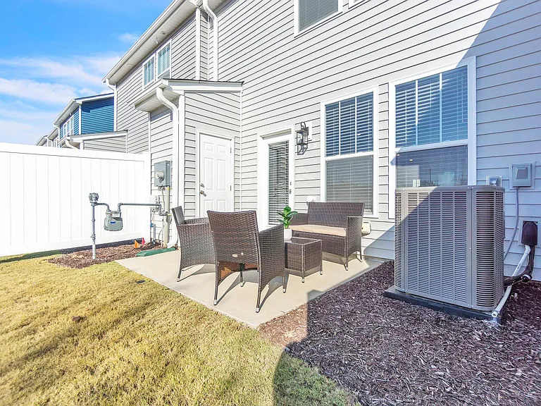119 Shallons Dr — Photo 37