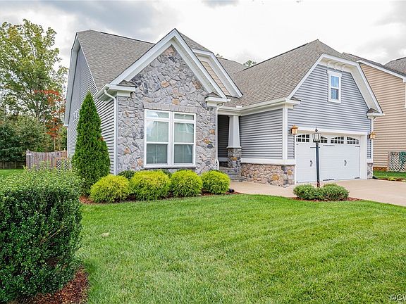 2nd image of 10829 Providence Woods Ln