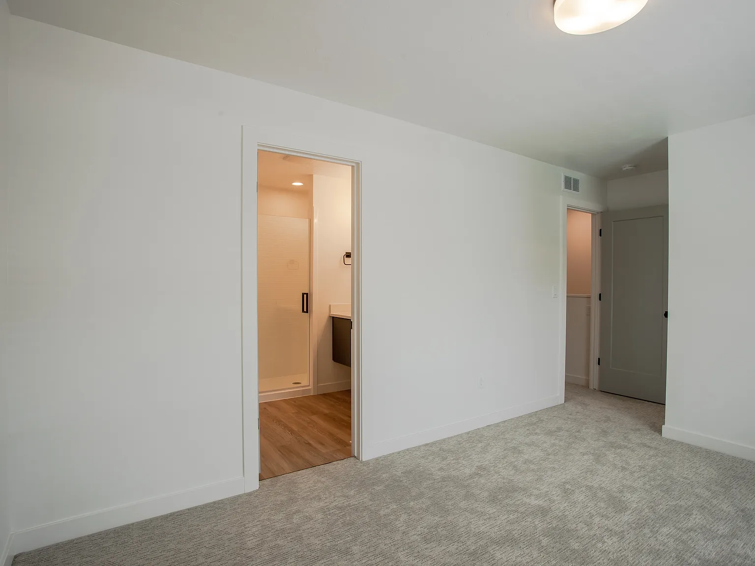 4 bed, 3.5 bath, 1951 sqft, $2,900 — Photo 4