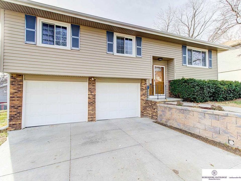 1st image of 2105 Lucille Dr