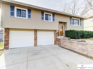 2105 Lucille Dr, Bellevue, NE 68147