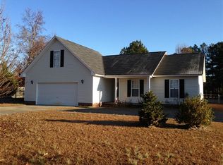15 Rock Harbor Ln, Spring Lake, NC 28390