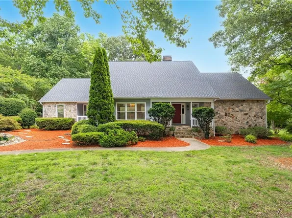 5307 Graycliff Dr, Greensboro, NC 27406