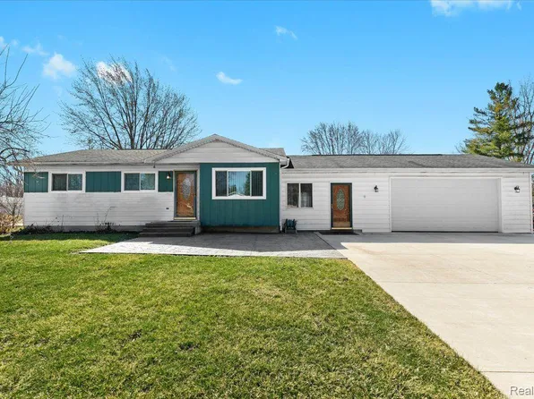 7242 Houghton Dr, Davison, MI 48423